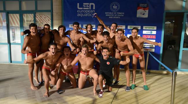 Vali Karadeniz, U17 Erkekler Avrupa Sutopu Şampiyonası Türkiye-Romanya Maçını İzledi