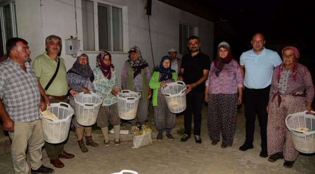 Büyükşehir'den Sarıgöllü Tarım Emekçilerini Sevindiren Sürpriz