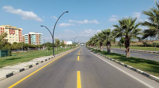 Soma ve Yunusemre’de Yol Boyama Çalışmaları Yapıldı