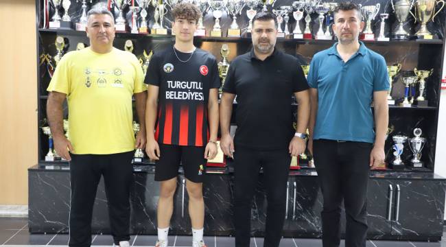 Turgutlu Belediyespor Erkek Voleybol Takımı Oyuncusu 1. Lig’e Transfer Oldu