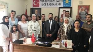 Turgutlu'da İYİ Parti'de Yeni Üye Kayıtları Devam Ediyor