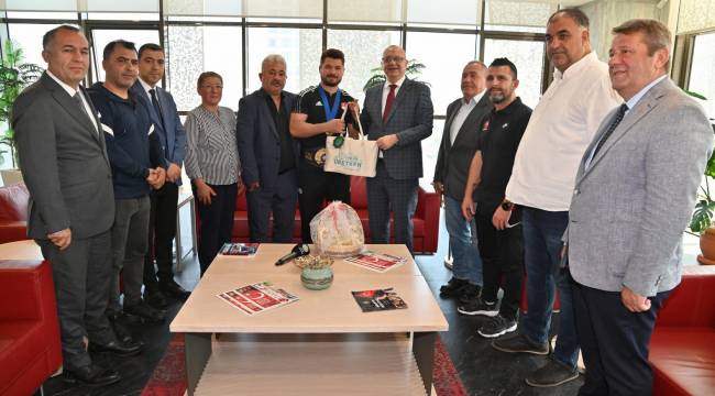 Dünya Şampiyonu Ali Cengiz'den Başkan Ergün'e Ziyaret