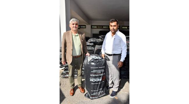 Salihli’de 500 Üreticiye 2 Bin Zeytin Toplama Örtüsü