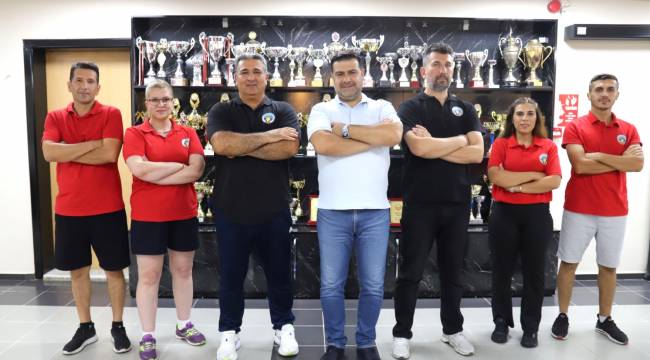 Turgutlu Belediyesi Kadın Voleybolda Son İmza Antrenörlerle Atıldı