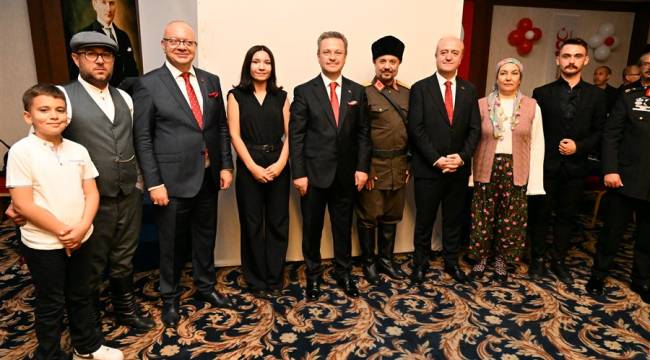 Vali Enver Ünlü ve Eşi Sema Ünlü Cumhuriyetin 100. Yılına Özel Kabul Töreni Düzenledi