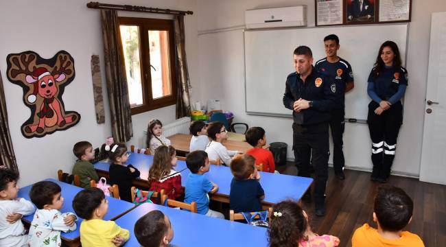 Minik Öğrenciler Afet Konusunda Bilgilendirildi