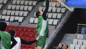 Rota İstanbul, Rakip Anadolu Efes