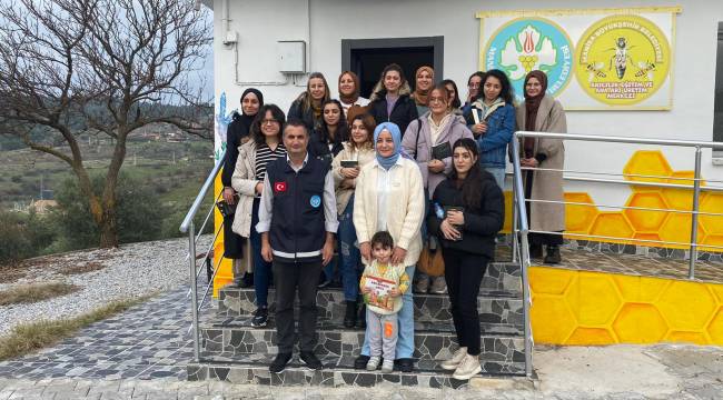 Arıcılık Eğitim Merkezi Üniversiteli Gençleri Ağırladı