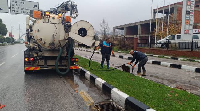 Büyükşehir ve MASKİ Ekipleri İl Genelinde Yağışlara Karşı Sahada