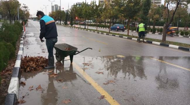 Büyükşehir ve MASKİ Ekipleri Yağış Boyunca Sahada