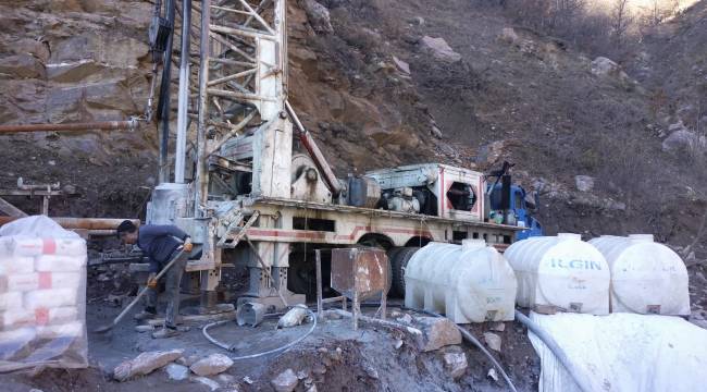 Çarıkbozdağ’da Sondaj Çalışmaları Devam Ediyor