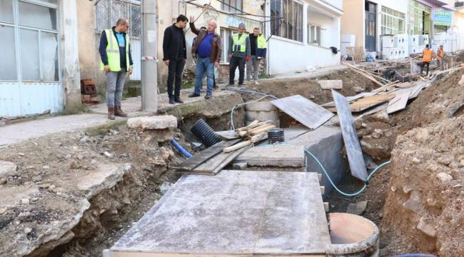 Demirci’nin Yağmursuyu Hattı Çalışmaları devam ediyor