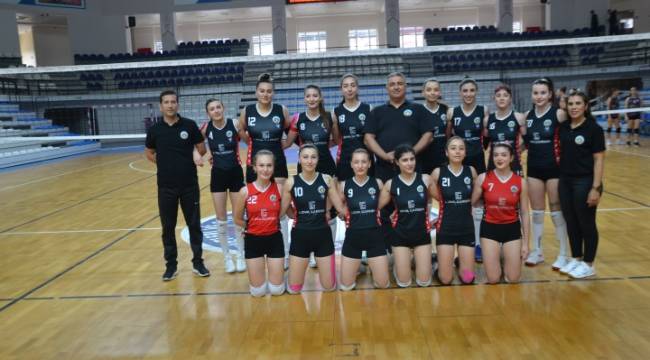 Turgutlu Belediyespor Kadın Voleybol Takımı İzmir Deplasmanında