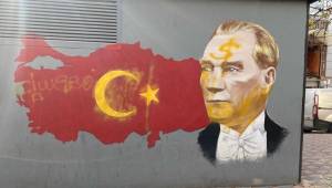 TURGUTLU’DA ATATÜRK RESMİ ve TÜRK BAYRAĞINA ÇİRKİN SALDIRI