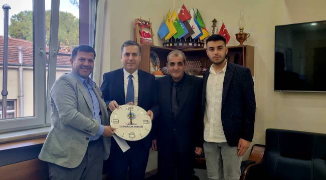 TURGUTLU SELENDİLİLER KÜLTÜR VE DAYANIŞMA DERNEĞİ YENİ YÖNETİMİNDEN KAYMAKAM KAPANKAYA’YA ZİYARET
