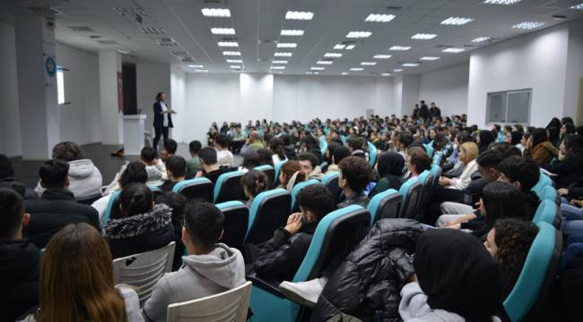 Turgutlulu Öğrencilere ‘Sınava Hazırlık Süreci’ Semineri