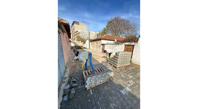 YUNUSEMRE’DEN MURADİYE’DE PARKE TAŞI DÖŞEME ÇALIŞMASI