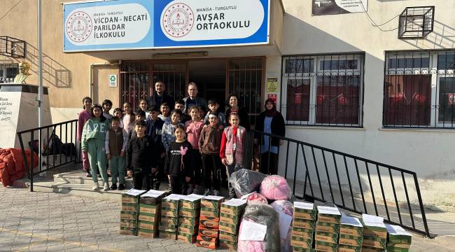 BAŞKAN ERGÜN TURGUTLU’DA ÖĞRENCİLERİN YÜZÜNÜ GÜLDÜRDÜ