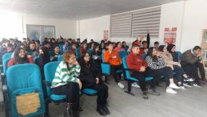 Sınava Hazırlanan Öğrencilere Test Çözme Semineri