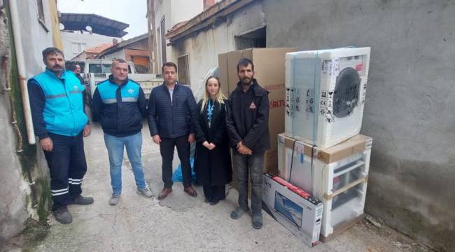 Soma’da Evi Yanan Aileye Büyükşehir Moral Oldu