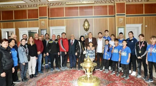 YUNUSEMRE BELEDİYESPOR 2023'Ü BAŞARILI GEÇİRDİ