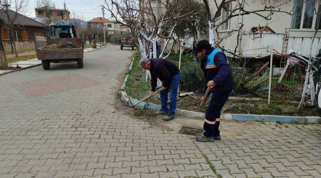 Atatürk Mahallesinin Yağmursuyu Izgaraları Temizlendi