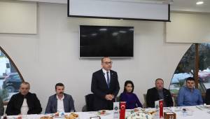 Başkan Çetin Akın Mesaisine Belediye Personeliyle Başladı