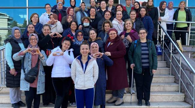 YUNUSEMRE'DE 10 BİN KADIN YÜZMEYİ ÖĞRENDİ