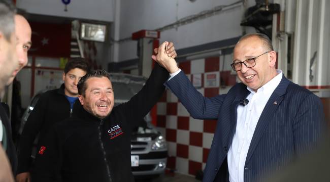 Çetin Akın: “Hem Turgutlu'muzda hem Manisa'mızda zafere yürüyoruz”