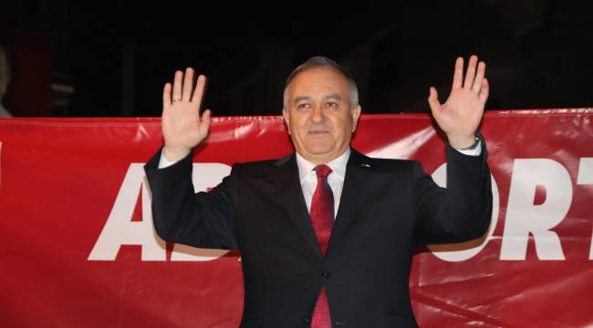 Erkan Akçay: “Her seçimde başka partiden aday olanlara itibar etmeyin”