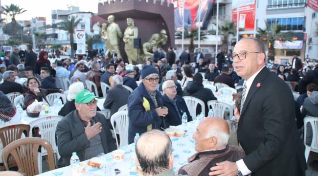 İlk İftar Sofrası 15 Temmuz Demokrasi Şehitleri Alanı’nda Kuruldu