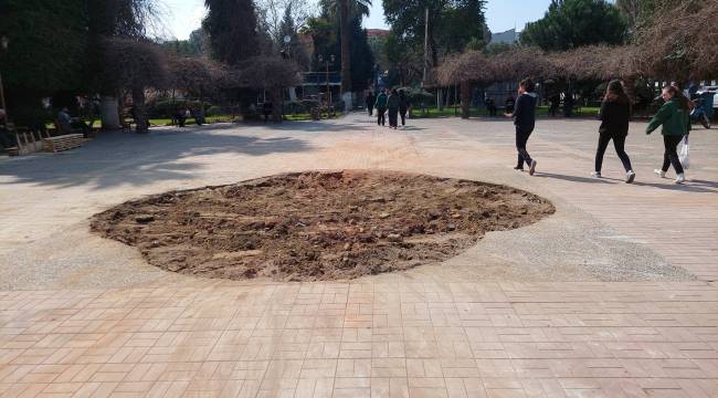 SAAT KULESİ YENİLENMEK ÜZERE YIKILDI