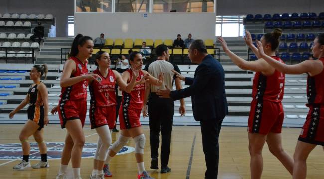 Turgutlu Belediyespor Kadın Basketbol Takımı Evinde Mağlup Oldu