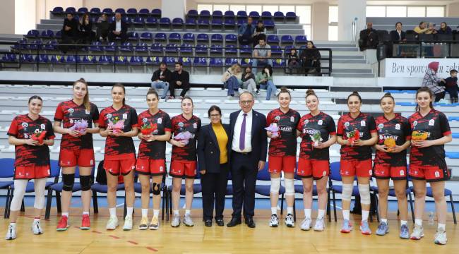 Turgutlu Belediyespor Kadın Basketbol Takımı Play-off’u Garantiledi