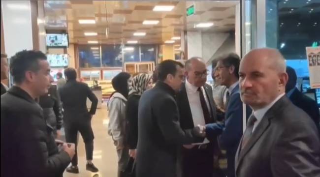 Turgutlu'da iftar yemeğinde protokol krizi yaşandı