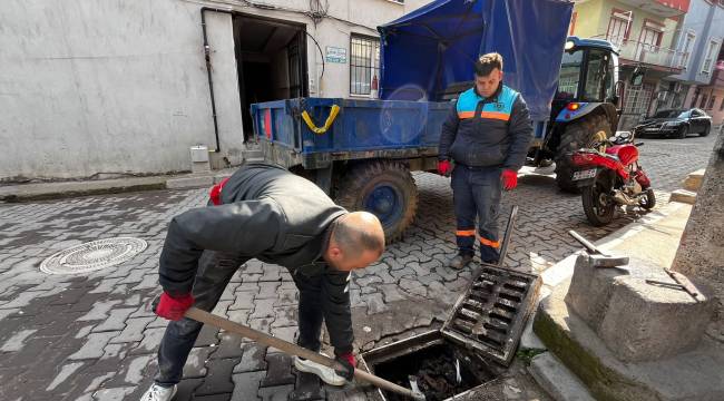 Turgutlu’da Yağmursuyu Izgaraları Temizlendi