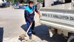 Yağmur Suyu Izgaraları Temizleniyor
