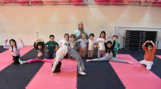 YUNUSEMRELİ ÇOCUKLAR SPORA İLK ADIMI JİMNASTİKLE ATIYOR