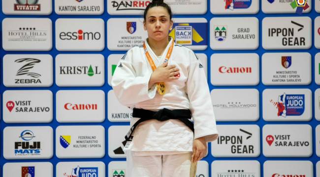 YUNUSEMRELİ SÜMEYYE AVRUPA KUPASI ŞAMPİYONU