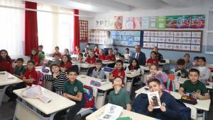 Başkan Çetin Akın Sınıf Başkanı Ege’nin Seçim Vaadini Yerine Getirdi