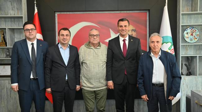 Duayen Gazeteci Yavuz Donat'tan Başkan Zeyrek'e tebrik ziyareti