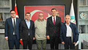 Duayen Gazeteci Yavuz Donat'tan Başkan Zeyrek'e tebrik ziyareti