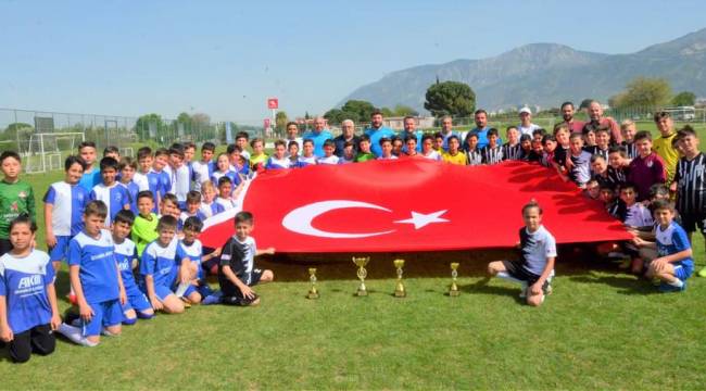 GELECEĞİN YILDIZLARI 23 NİSAN FUTBOL TURNUVASI'NDA BULUŞACAK