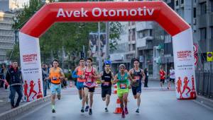 Işık ve Bayram’dan Maraton İzmir’de Başarılı Performans