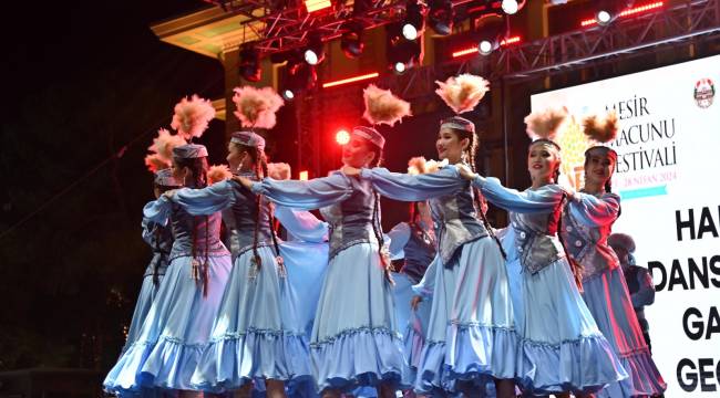 Mesir Festivali Coşkusu Halk Danslarıyla Renklendi