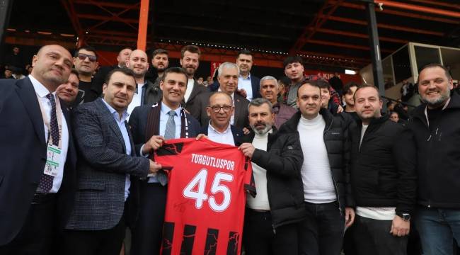Turgutluspor Yönetiminden Başkan Akın ve Zeyrek’e Tebrik