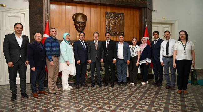 Yeşilay Manisa Şube Başkanlığı Yeni Yönetiminden Vali Ünlü’ye Ziyaret