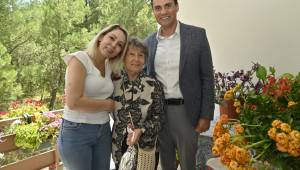 Başkan Zeyrek’ten Huzurevlerine Anneler Günü Ziyareti