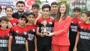 Şehzadeler'de Gençlik Futbol Turnuvası Düzenlendi