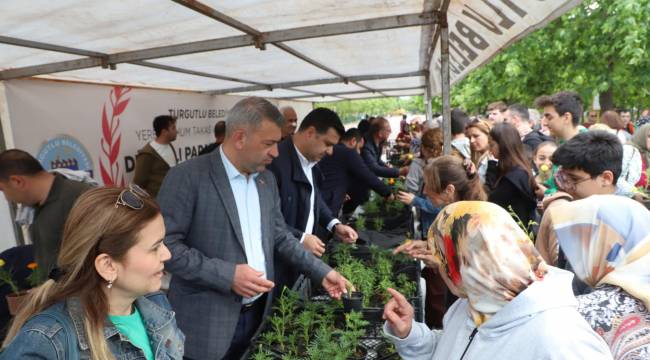 Turgutlu’da En Güzel Erik Yarışması’nın 2’ncisi Yapıldı